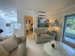 Closest 1BR to Vanderbilt Beach, full kitchen with dishwasher, ALL NEW!